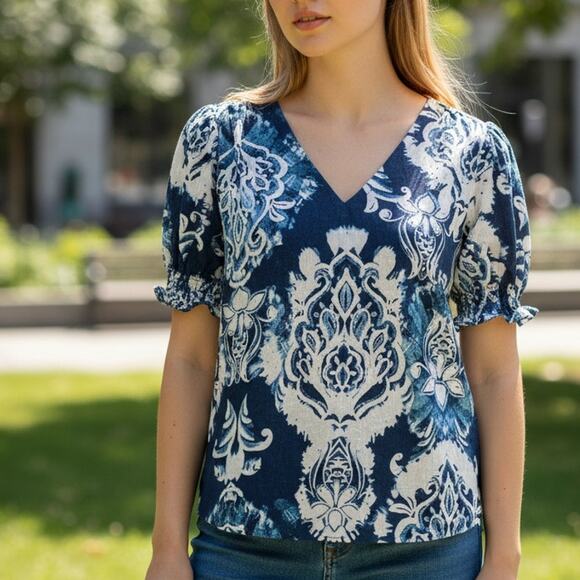 Haute Hippie V-Neck Smocked Top Womens Medium Blue White Boho Damask Blouse - Picture 9 of 9